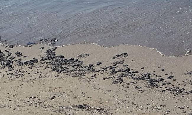 Υπ. Ναυτιλίας: Αυτή είναι η κατάσταση με το μαζούτ σε μία προς μία τις παραλίες της Αττικής